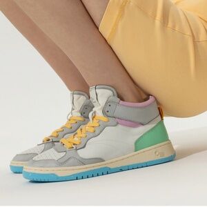 EUC Oncept Philly high top sneakers in coastal/multi size US 8